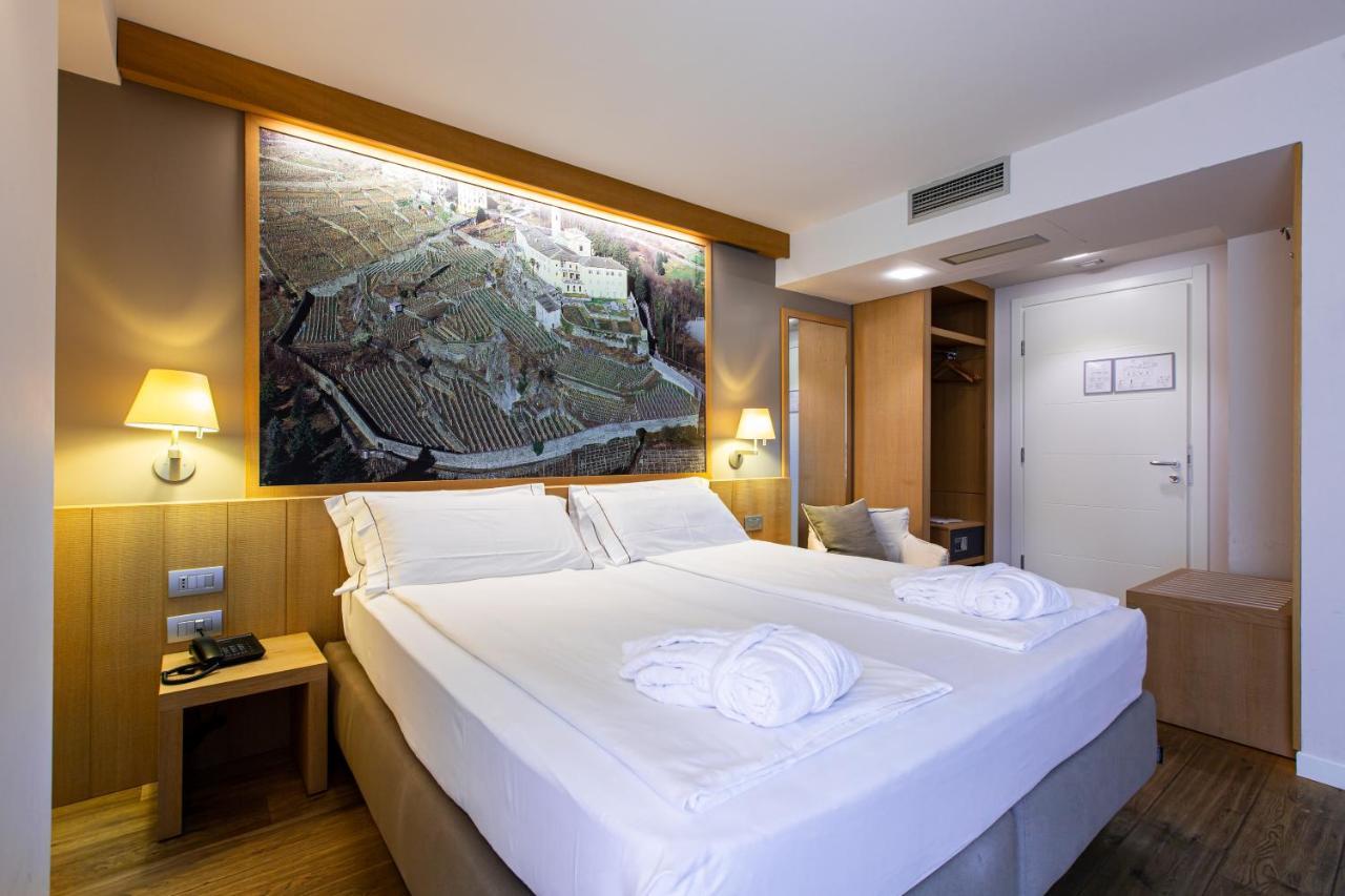 Wine Hotel Retici Balzi Poggiridenti Luaran gambar