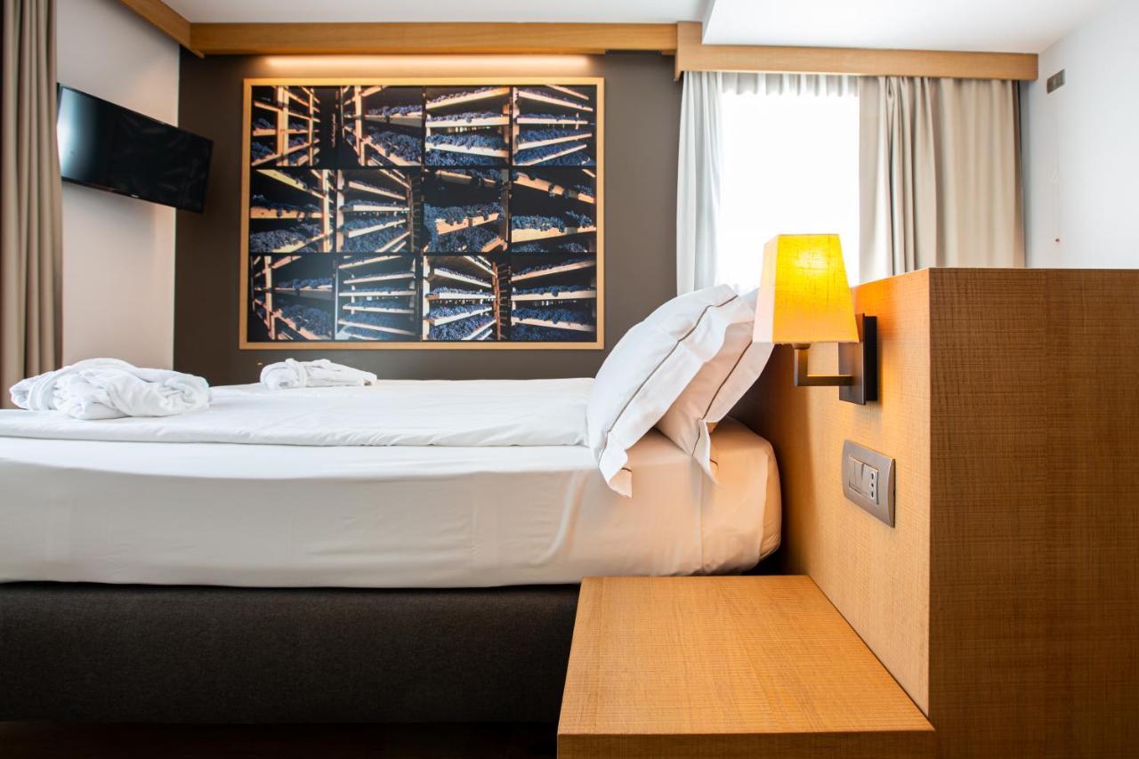 Wine Hotel Retici Balzi Poggiridenti Luaran gambar