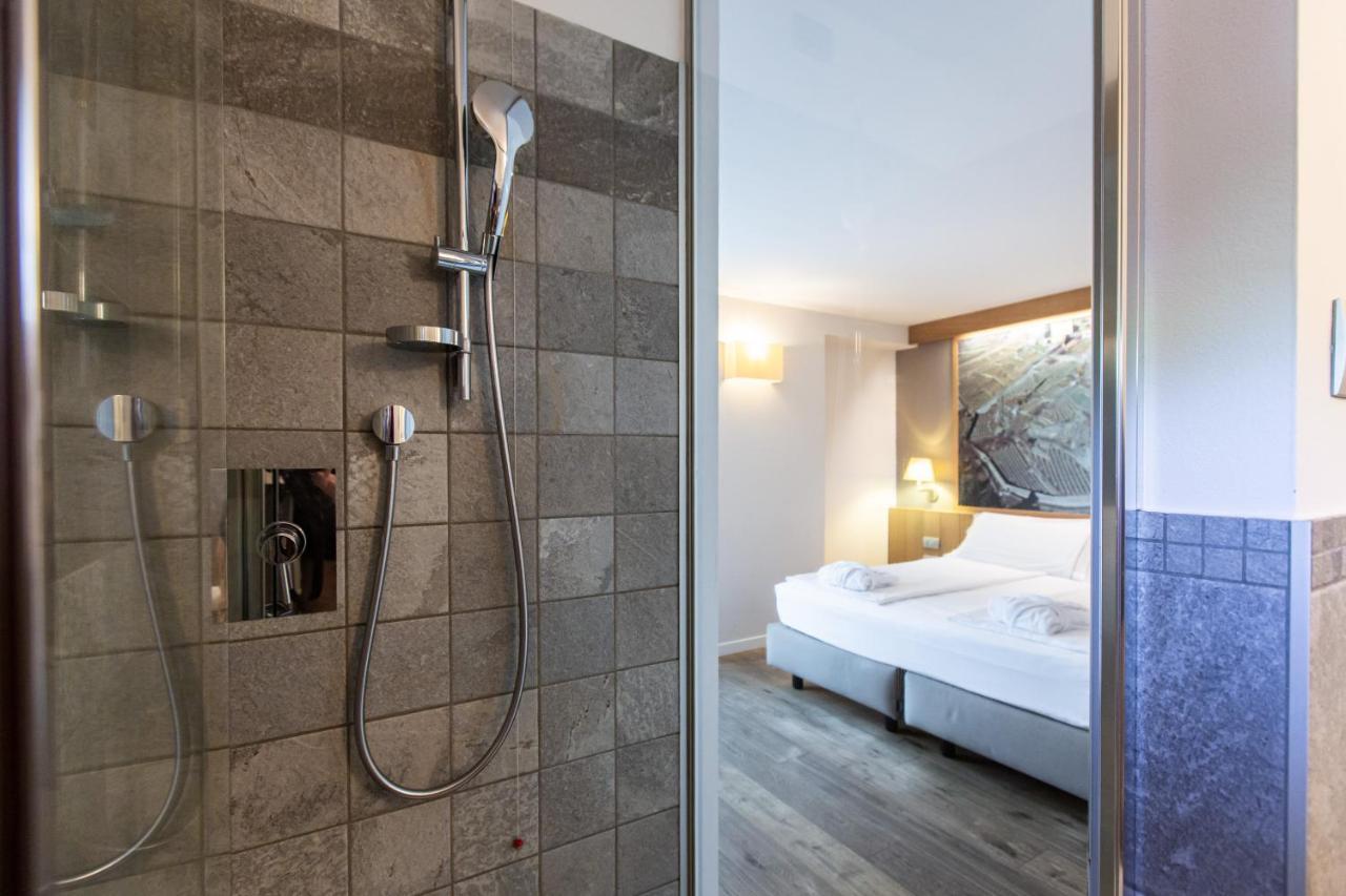 Wine Hotel Retici Balzi Poggiridenti Luaran gambar