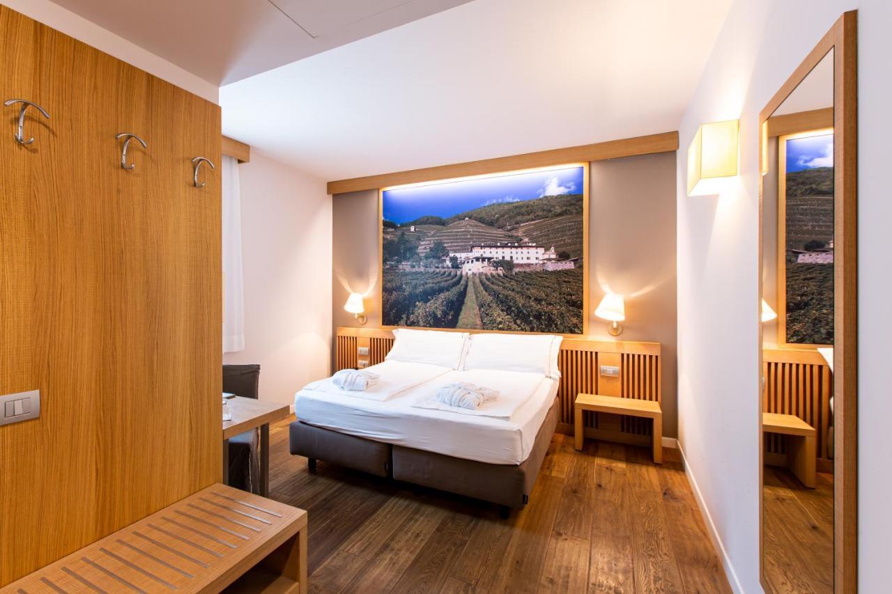 Wine Hotel Retici Balzi Poggiridenti Luaran gambar