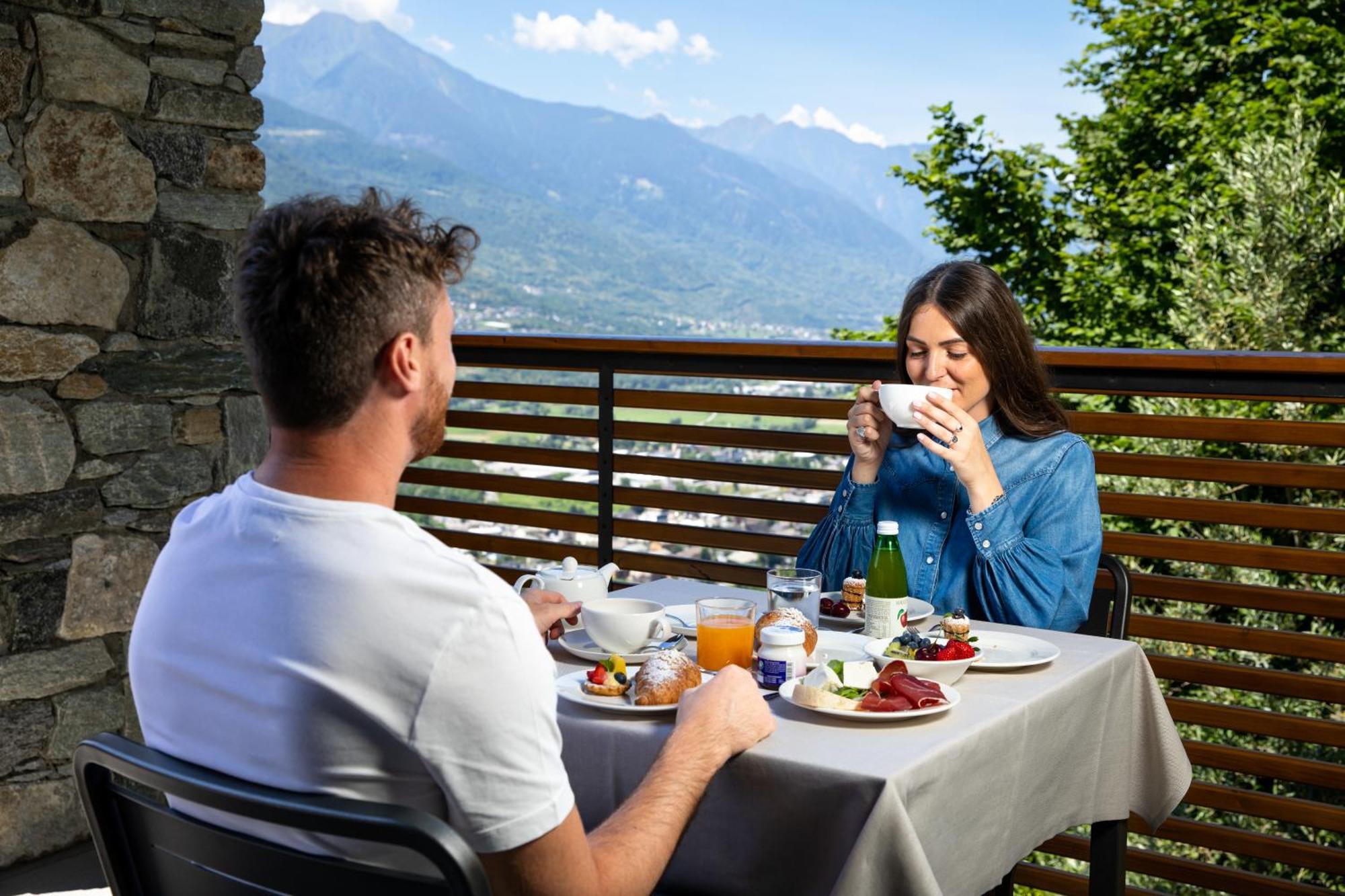 Wine Hotel Retici Balzi Poggiridenti Luaran gambar