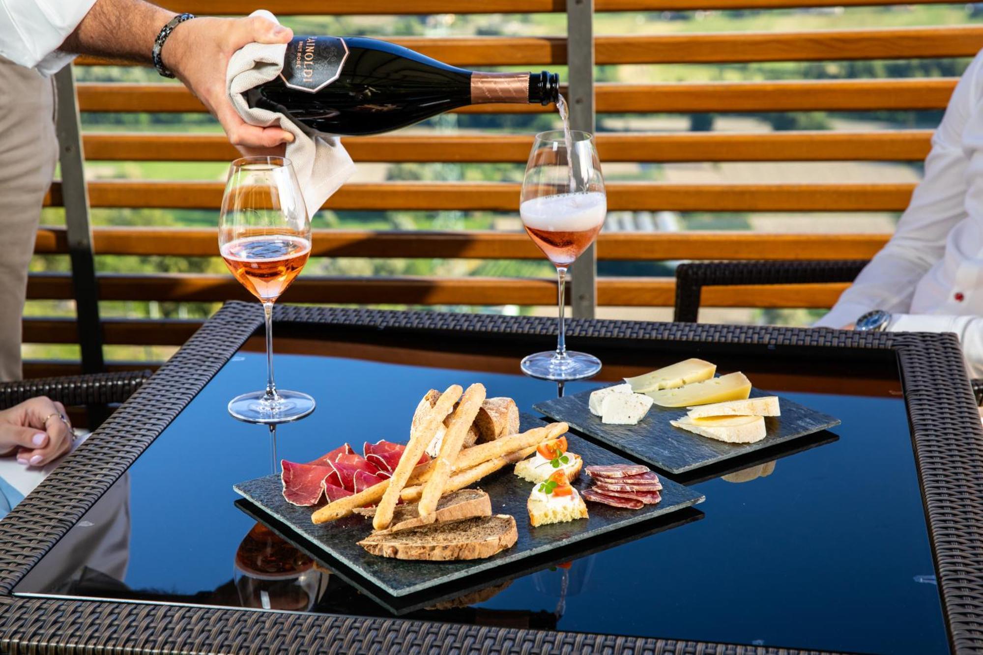 Wine Hotel Retici Balzi Poggiridenti Luaran gambar
