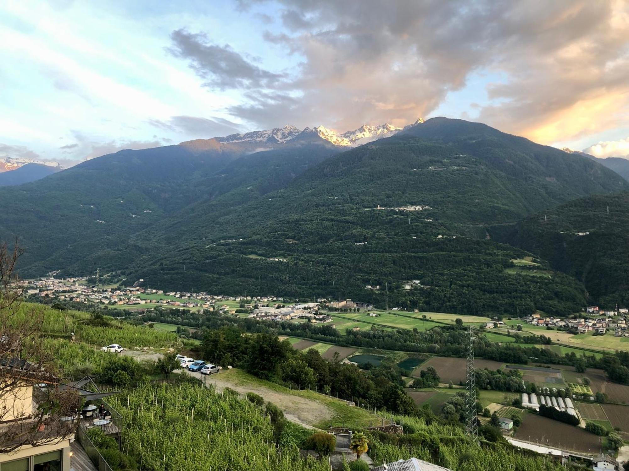 Wine Hotel Retici Balzi Poggiridenti Luaran gambar