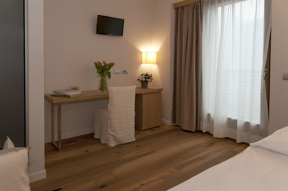 Wine Hotel Retici Balzi Poggiridenti Luaran gambar