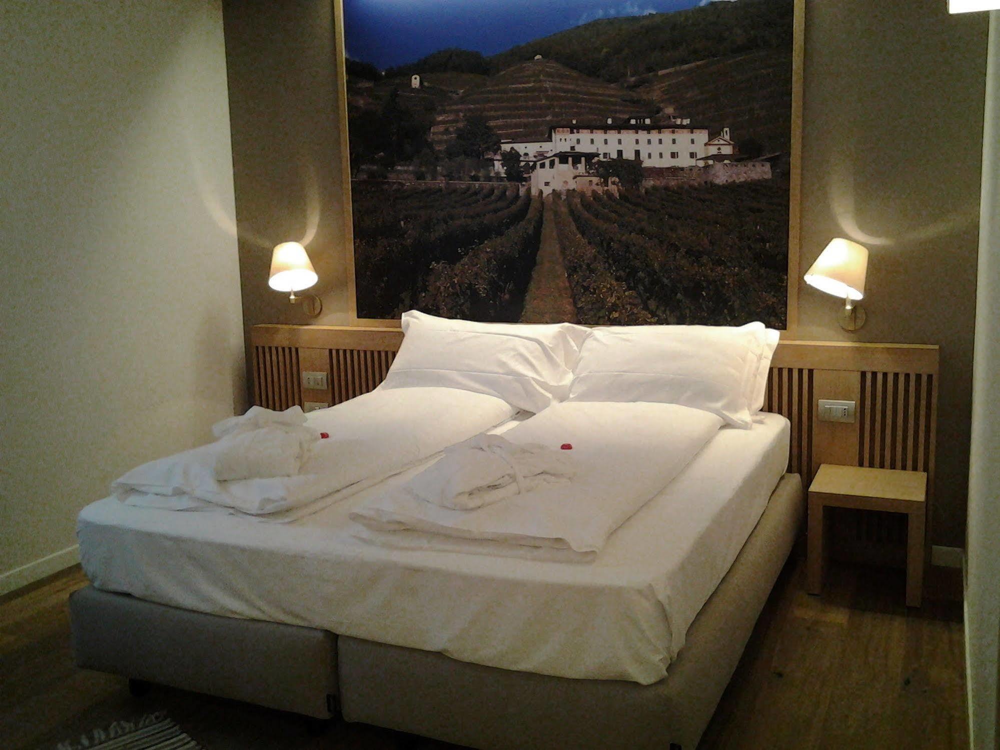 Wine Hotel Retici Balzi Poggiridenti Luaran gambar